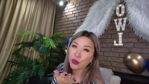 Snapshot of nicky_owl chatting on December 13, 2024, 3:00 pm Today is my 41st birthday  And in 2 hours Im waiting for you on the stream Stock up on tokens and a good mood Nicky online show from December 13, 2024, 3:00 pm