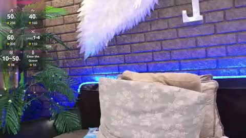 Snapshot of nicky_owl chatting on October 27, 2025, 3:05 pm Today is my 41st birthday  And in 2 hours Im waiting for you on the stream Stock up on tokens and a good mood Nicky online show from October 27, 2025, 3:05 pm