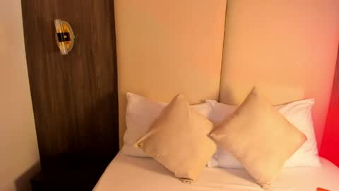 Nicky  online show from March 17, 2026, 2:49 am