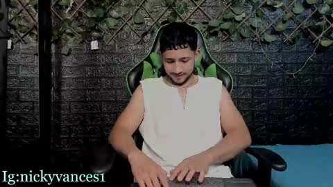 Snapshot of nicky_vance chatting on October 26, 2025, 9:10 pm nicky online show from October 26, 2025, 9:10 pm