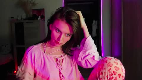 Nicky Weekends online show from February 14, 2025, 5:57 pm