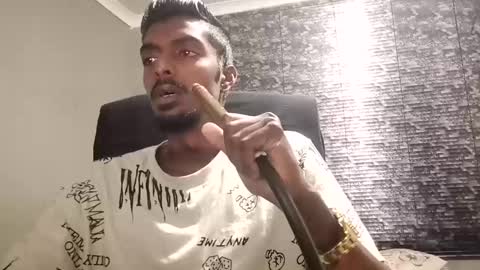 Snapshot of nickyle63 chatting on December 15, 2024, 8:04 pm james online show from December 15, 2024, 8:04 pm