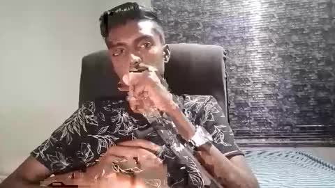 Snapshot of nickyle63 chatting on March 5, 2025, 5:29 pm james online show from March 5, 2025, 5:29 pm