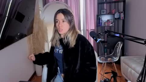 Nicky online show from February 5, 2026, 6:45 pm