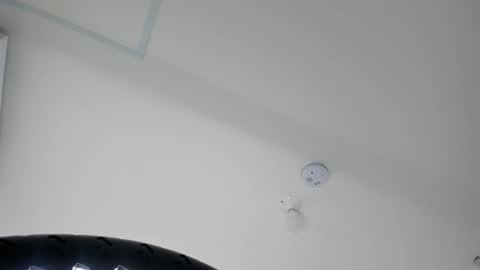 Snapshot of nicol_giraldo chatting on November 24, 2025, 4:23 am Nicol online show from November 24, 2025, 4:23 am