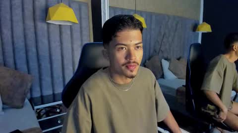 Snapshot of nicolaikarav chatting on December 1, 2025, 11:59 am Nicolai online show from December 1, 2025, 11:59 am