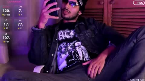 nicolasrodrii online show from October 25, 2025, 11:54 pm