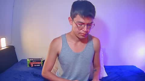 Snapshot of nicolatinboy chatting on April 10, 2026, 6:01 pm NicoLatinBoy online show from April 10, 2026, 6:01 pm