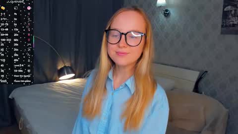 Nicoletta online show from October 19, 2025, 5:13 pm