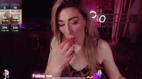 Snapshot of nicole_g0ld_ chatting on April 26, 2026, 5:32 pm Nicole online show from April 26, 2026, 5:32 pm