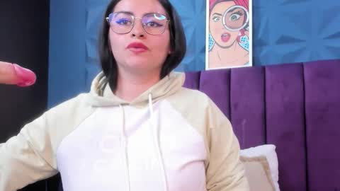 Nicole online show from May 15, 2026, 11:23 pm