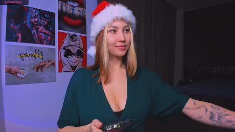 Snapshot of nicole_matt chatting on December 19, 2024, 3:07 am Nicole online show from December 19, 2024, 3:07 am