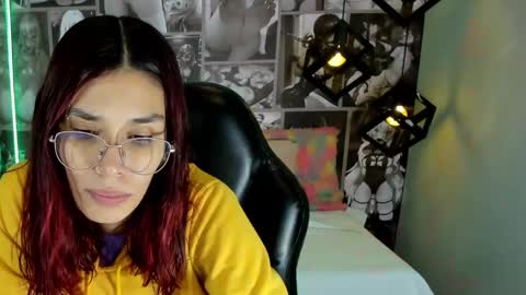 Snapshot of nicolee_angels chatting on February 9, 2025, 2:18 pm N i c o l e  online show from February 9, 2025, 2:18 pm