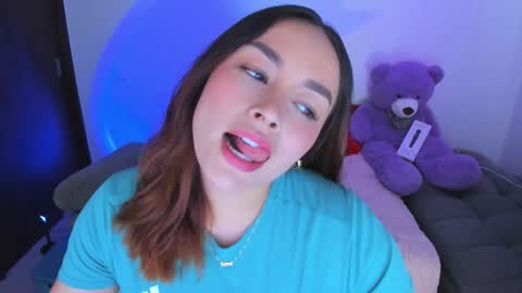 Nicolle online show from March 5, 2026, 7:32 pm