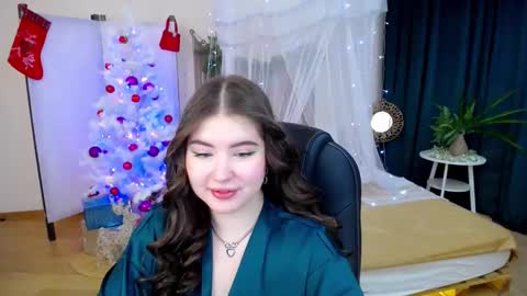 nicolefoxery online show from December 10, 2024, 6:49 pm