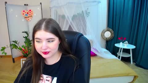 nicolefoxery online show from February 17, 2025, 10:14 pm