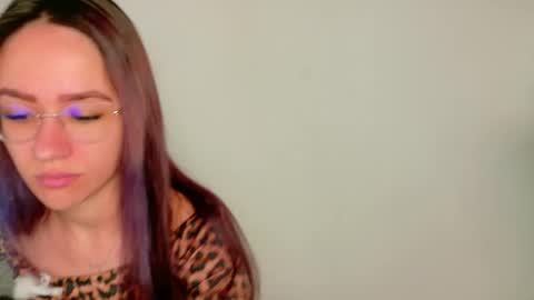 nicoleirisxxx online show from April 3, 2026, 5:16 am