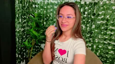 Snapshot of nicoleirisxxx chatting on May 1, 2026, 5:34 am nicoleirisxxx online show from May 1, 2026, 5:34 am