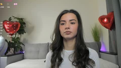 Snapshot of nicoleluuv chatting on February 19, 2025, 1:06 pm Dua Lipa online show from February 19, 2025, 1:06 pm