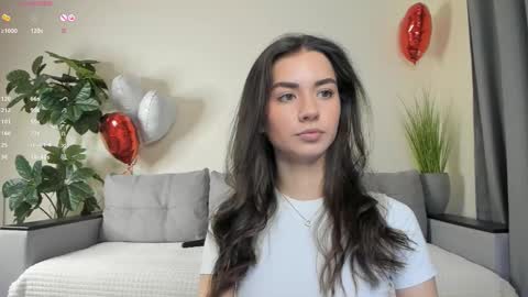 Snapshot of nicoleluuv chatting on March 10, 2025, 1:10 pm Dua Lipa online show from March 10, 2025, 1:10 pm