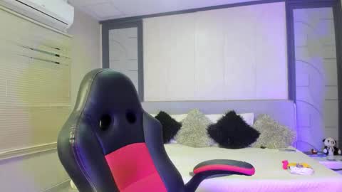 Call me Nicolette online show from November 6, 2025, 10:10 pm