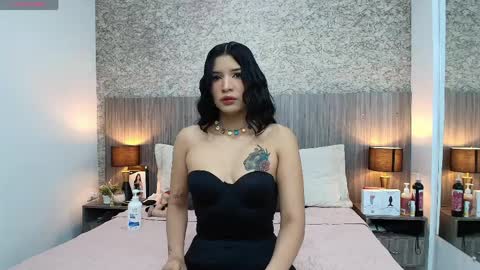 Nicolle Alvarez online show from April 5, 2026, 11:40 am