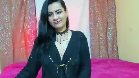 nicolle gomes online show from May 13, 2026, 11:11 pm