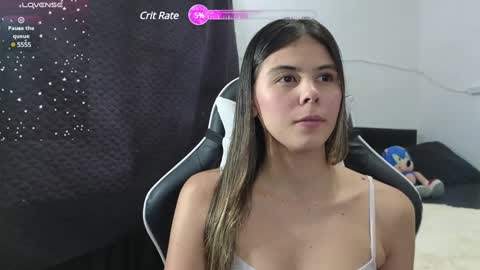 Snapshot of nicolle_jhons chatting on January 8, 2025, 1:32 am Nicolle online show from January 8, 2025, 1:32 am