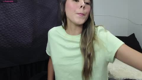 Snapshot of nicolle_jhons chatting on January 14, 2025, 8:59 pm Nicolle online show from January 14, 2025, 8:59 pm