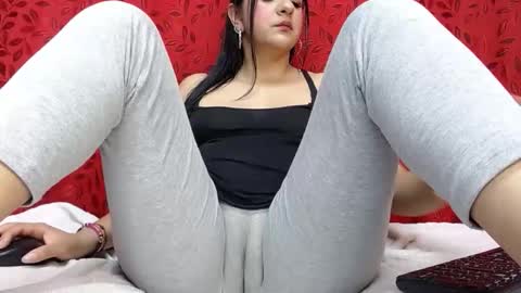 NICOLLE online show from May 19, 2026, 10:27 pm