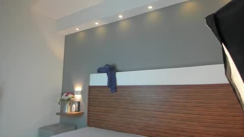 Snapshot of nicollerose1 chatting on October 22, 2025, 11:32 am Nicolle online show from October 22, 2025, 11:32 am