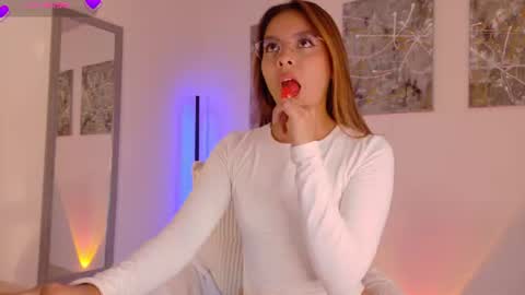 Snapshot of nicollewest_ chatting on July 14, 2026, 10:59 pm Nicollewest online show from July 14, 2026, 10:59 pm