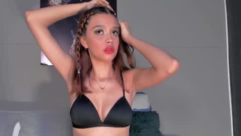 Snapshot of nicolvibes_212 chatting on July 3, 2026, 9:32 pm Nicol online show from July 3, 2026, 9:32 pm
