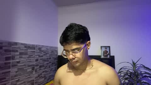 nicvelez22 online show from March 18, 2026, 2:37 am