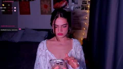Snapshot of nightfloatt chatting on May 9, 2026, 8:58 pm Daisy online show from May 9, 2026, 8:58 pm