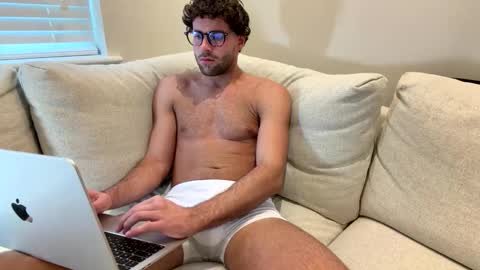 Snapshot of nightvyre chatting on March 1, 2026, 3:58 pm nightvyre online show from March 1, 2026, 3:58 pm