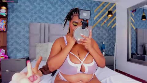 Snapshot of niiamoore_ chatting on June 22, 2026, 8:06 pm NiiaMoore online show from June 22, 2026, 8:06 pm