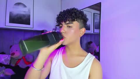 Snapshot of niick_twink chatting on October 20, 2025, 8:09 pm niick_twink online show from October 20, 2025, 8:09 pm