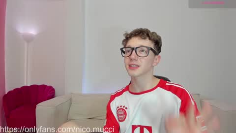 Snapshot of niico_18 chatting on December 30, 2024, 2:08 pm Nicolas Mucci online show from December 30, 2024, 2:08 pm