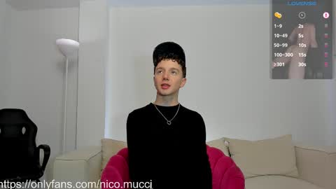Snapshot of niico_18 chatting on March 8, 2025, 8:33 am Nicolas Mucci online show from March 8, 2025, 8:33 am