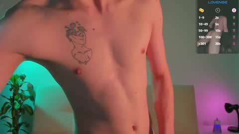 Snapshot of niico_18 chatting on October 21, 2025, 12:17 pm Nicolas Mucci online show from October 21, 2025, 12:17 pm