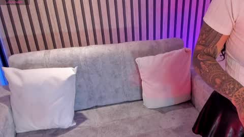 NINAINK online show from April 5, 2026, 11:18 am