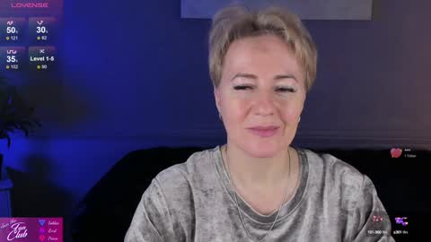 Snapshot of nika_smit chatting on December 6, 2024, 8:26 am Nika online show from December 6, 2024, 8:26 am