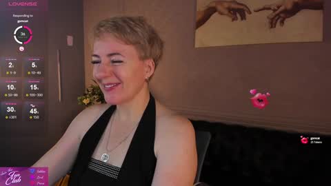 Snapshot of nika_smit chatting on December 8, 2024, 5:39 am Nika online show from December 8, 2024, 5:39 am