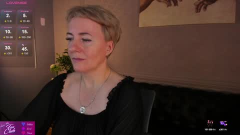 Snapshot of nika_smit chatting on December 8, 2024, 11:57 am Nika online show from December 8, 2024, 11:57 am