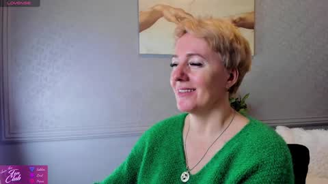 Snapshot of nika_smit chatting on December 23, 2024, 9:59 am Nika online show from December 23, 2024, 9:59 am