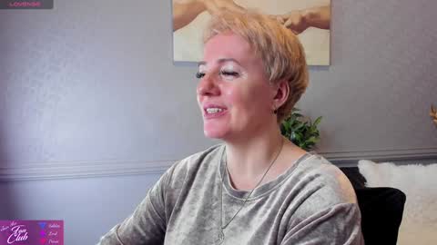 Snapshot of nika_smit chatting on December 23, 2024, 1:03 pm Nika online show from December 23, 2024, 1:03 pm