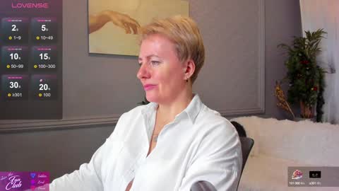 Snapshot of nika_smit chatting on January 11, 2025, 8:43 am Nika online show from January 11, 2025, 8:43 am