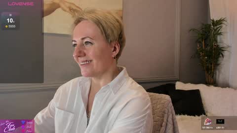 Snapshot of nika_smit chatting on January 19, 2025, 2:38 pm Nika online show from January 19, 2025, 2:38 pm