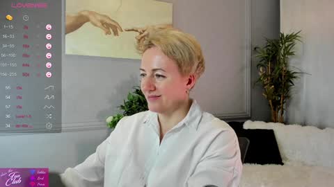 Snapshot of nika_smit chatting on January 26, 2025, 8:14 am Nika online show from January 26, 2025, 8:14 am